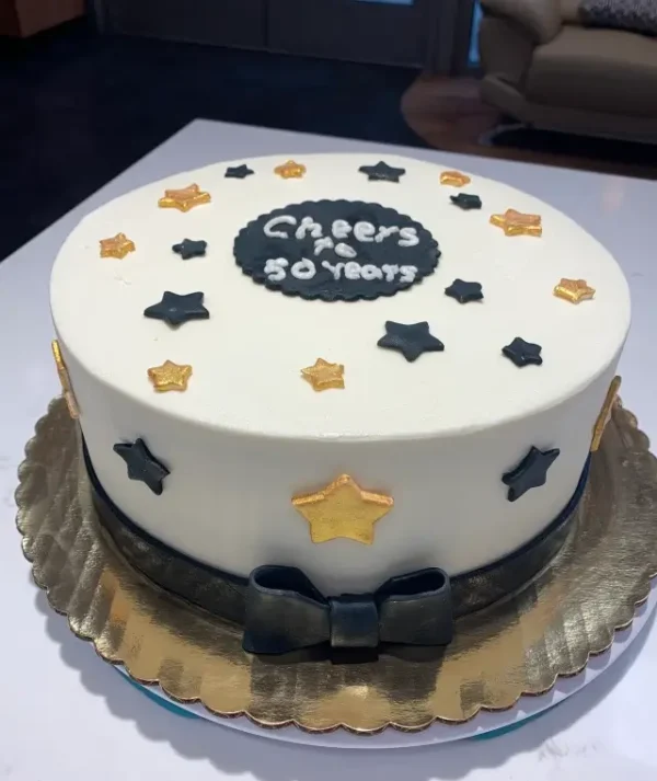 black and gold cake 1